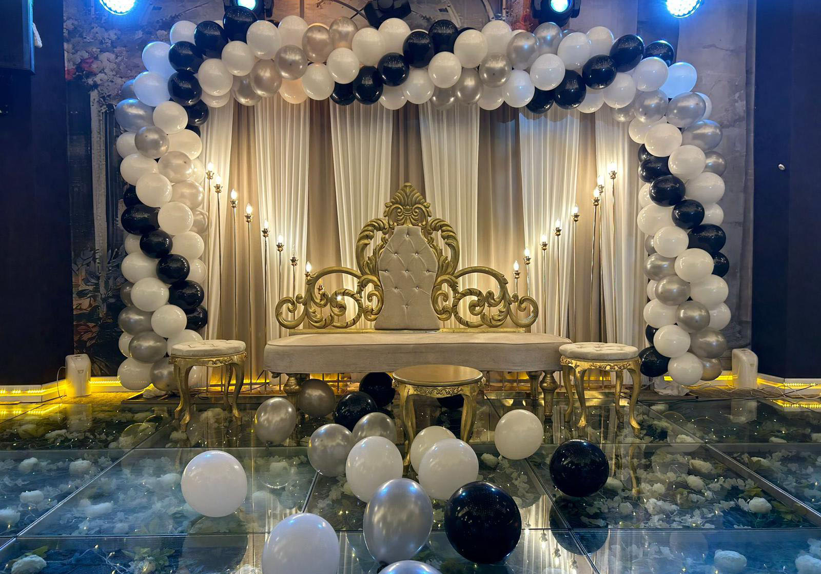 Açılış organizasyonu balon süslemesi