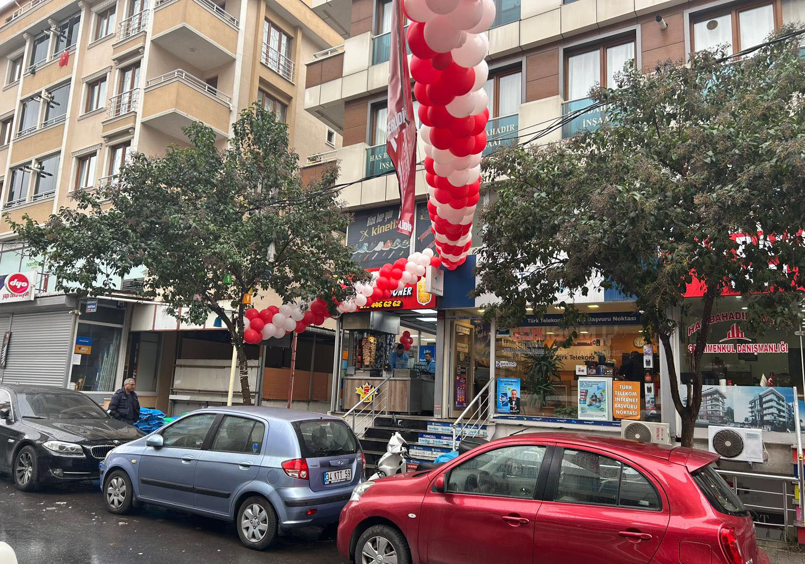 Açılış organizasyonu balon süslemesi