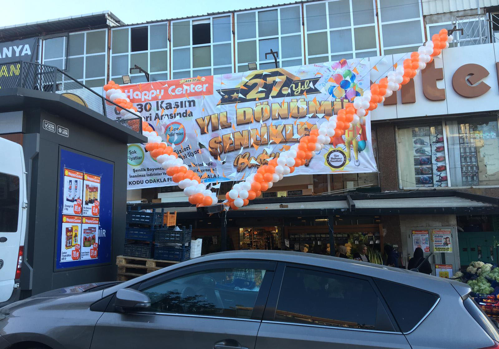 Açılış organizasyonu balon süslemesi