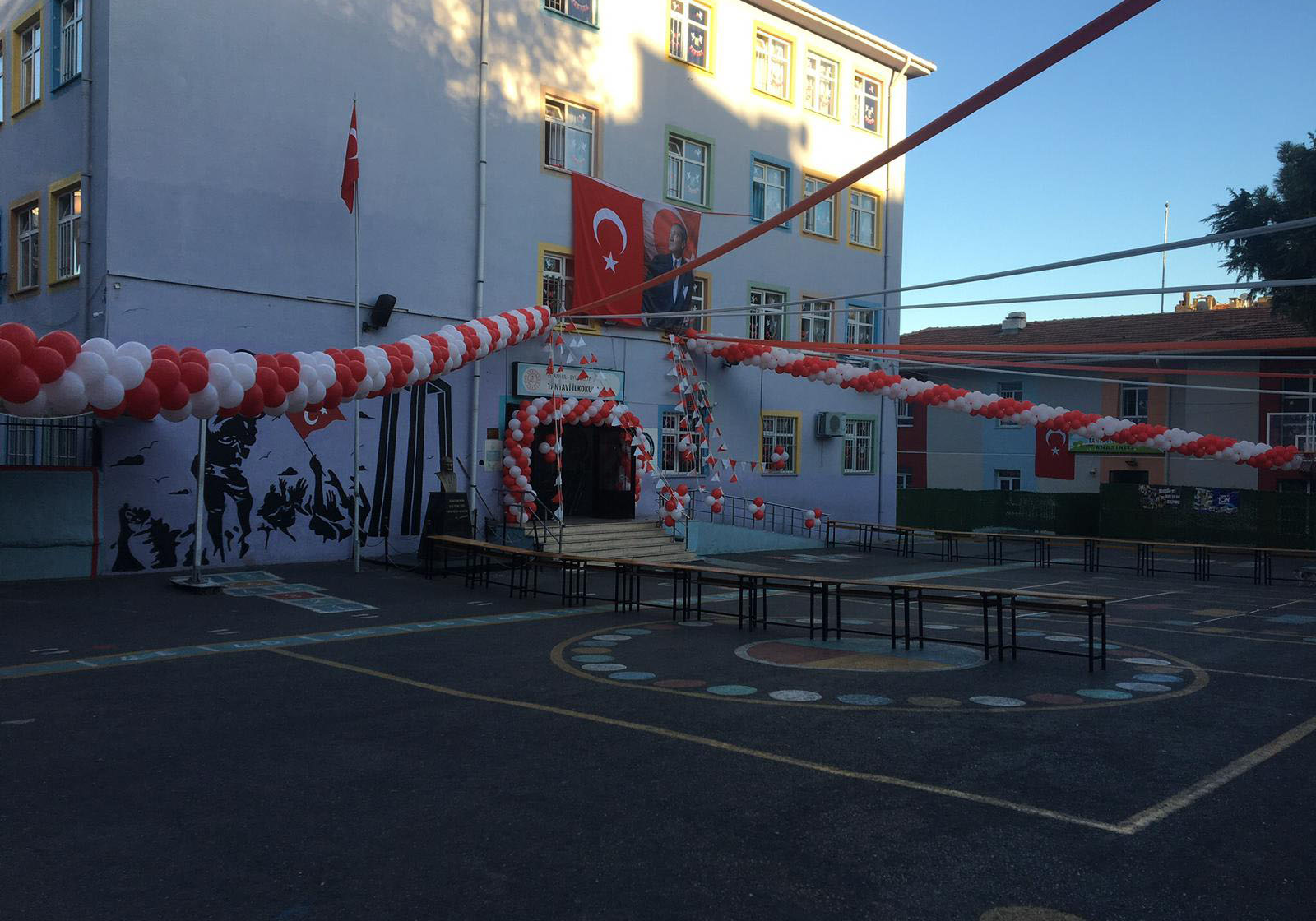 Açılış organizasyonu balon süslemesi