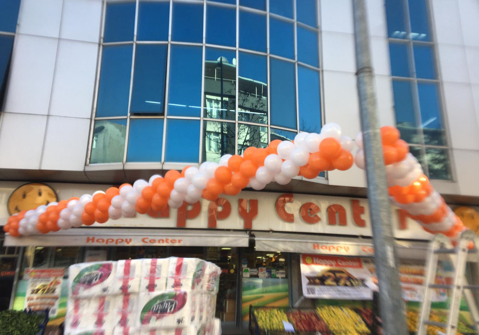 Açılış organizasyonu balon süslemesi
