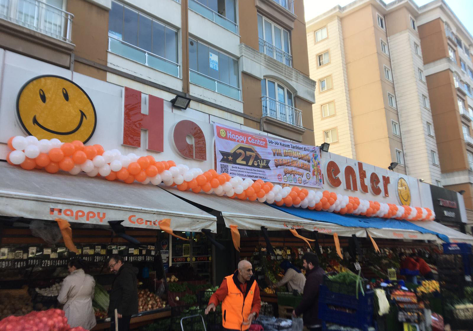 Açılış organizasyonu balon süslemesi